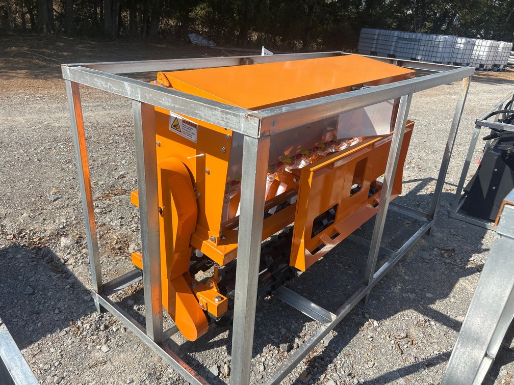 3PT OR SKID STEER MOUNT SEEDER