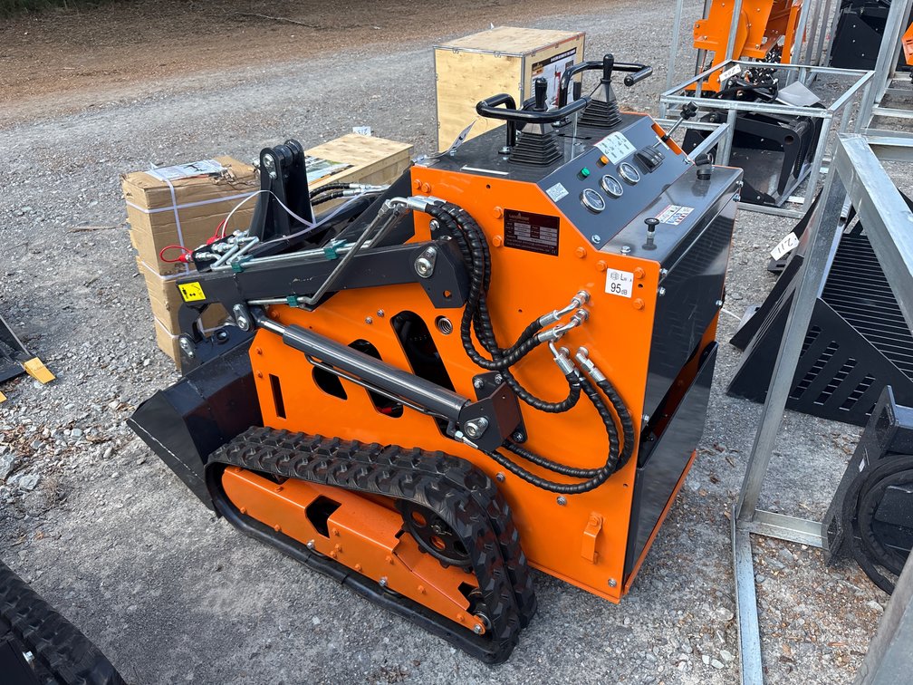 LANDHONOR MINI SKID STEER