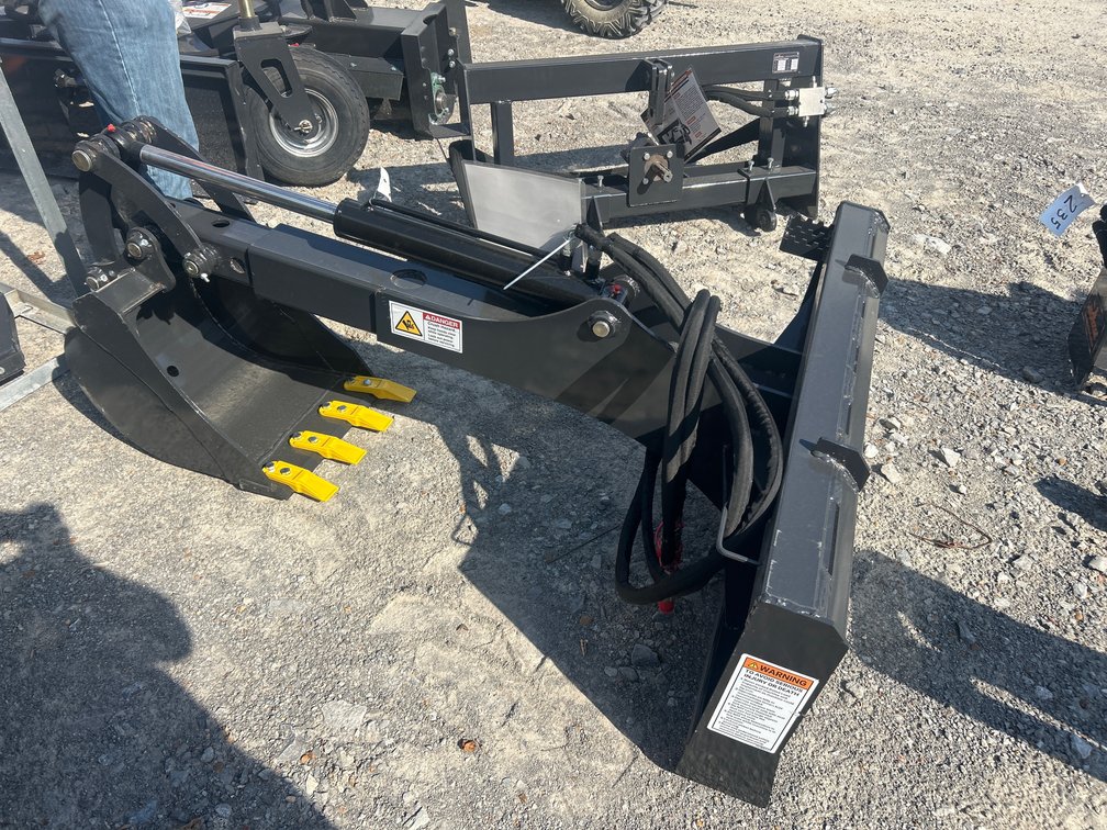 SKID STEER BACKHOE ATTACHMENT