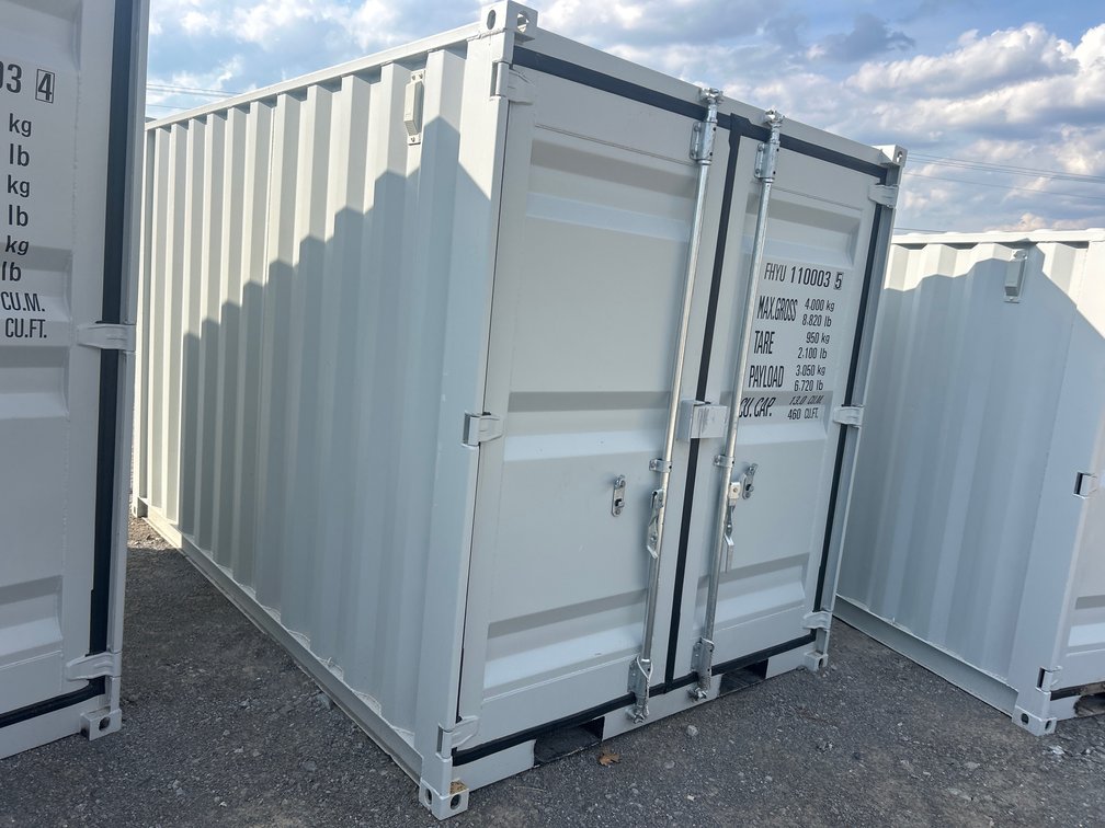 11’ STORAGE CONTAINER / BUILDING