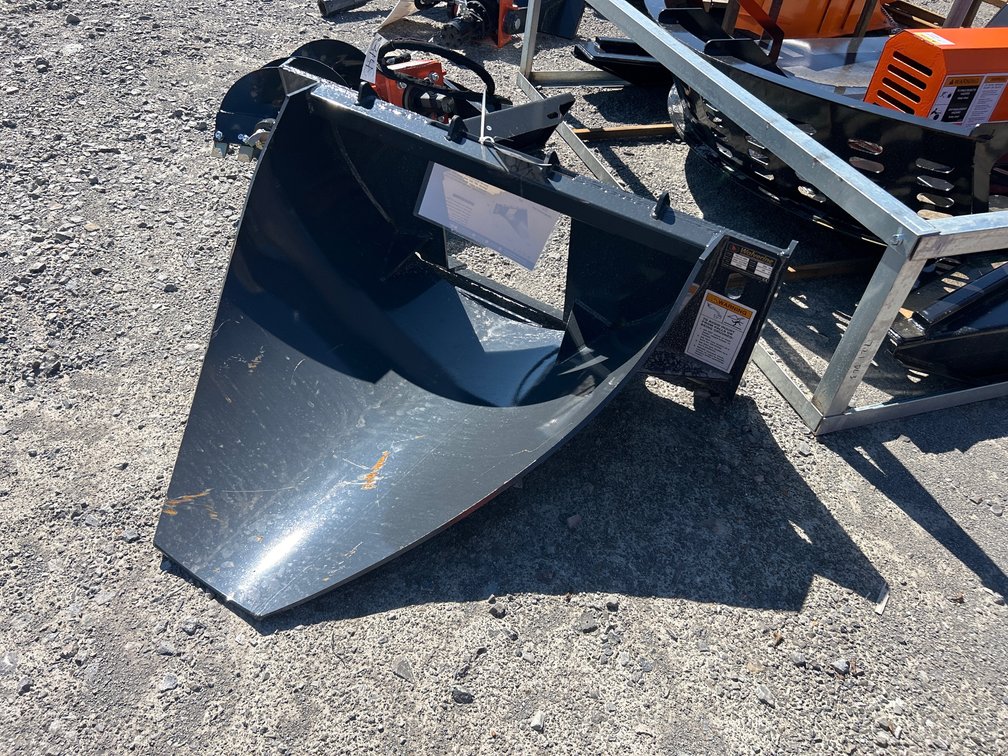 SKID STEER SPADE BUCKET