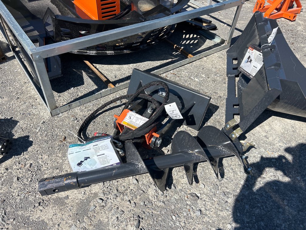 MINI SKID STEER AUGER WITH BIT