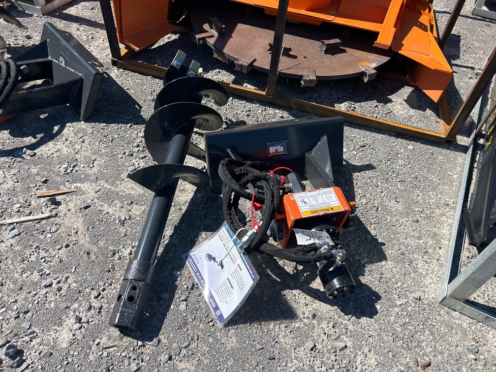 MINI SKID STEER AUGER WITH BIT