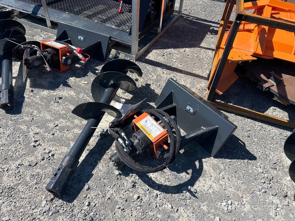 MINI SKID STEER AUGER WITH BIT