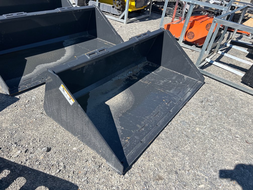66” SKID STEER SMOOTH BUCKET