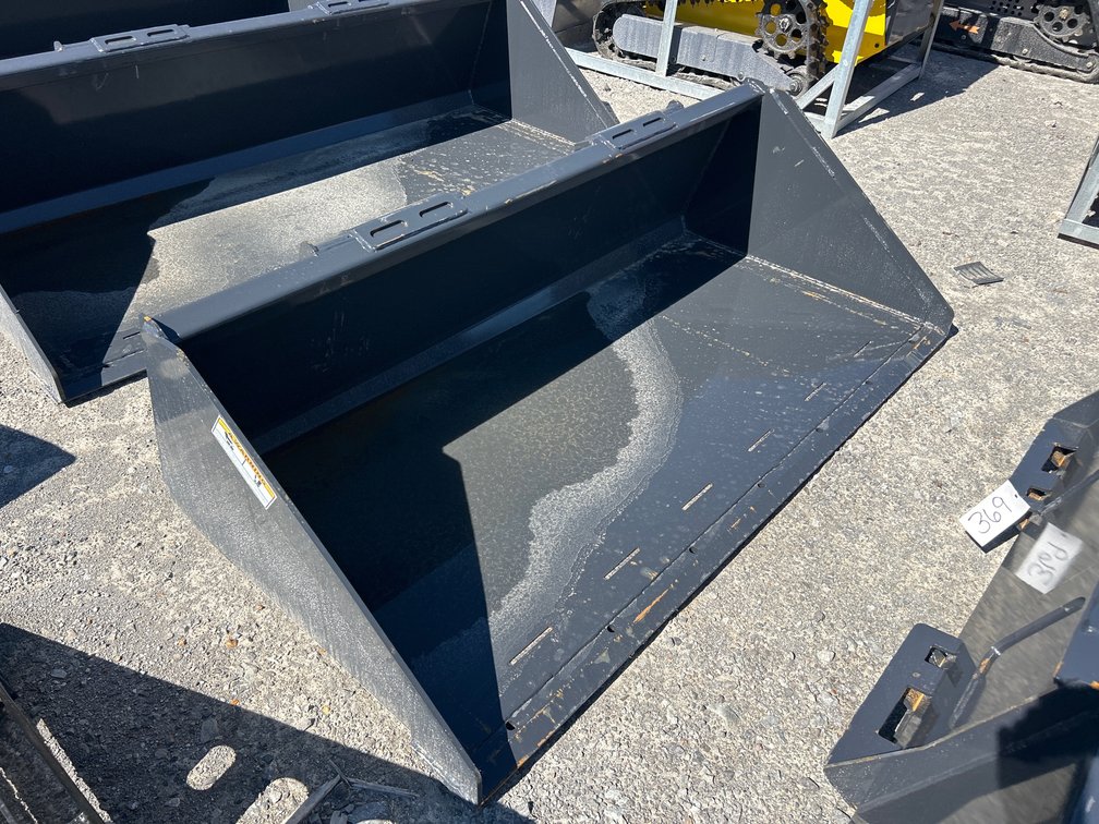 72” SKID STEER SMOOTH BUCKET