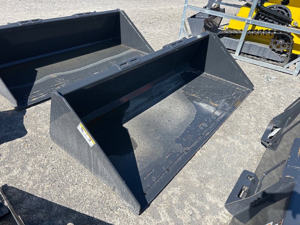 82” SKID STEER SMOOTH BUCKET