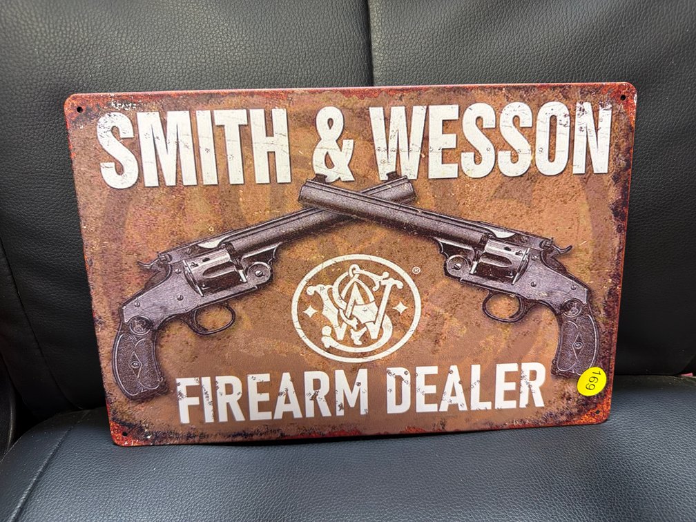 SMITH & WESSON SIGN