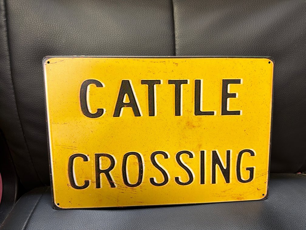 CATTLE CROSSING SIGN