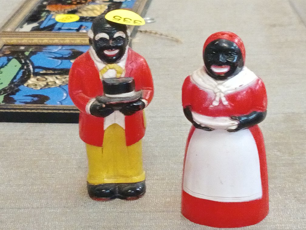 PAIR OF MAMMY SHAKERS