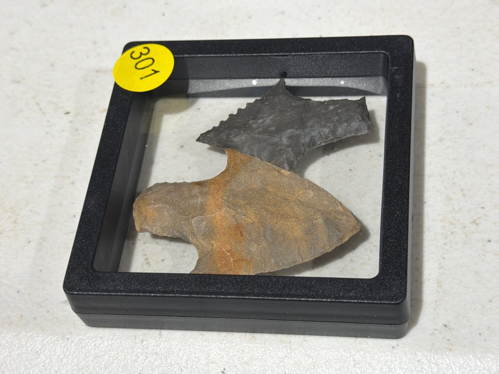 (2) ARROWHEAD REPLICAS