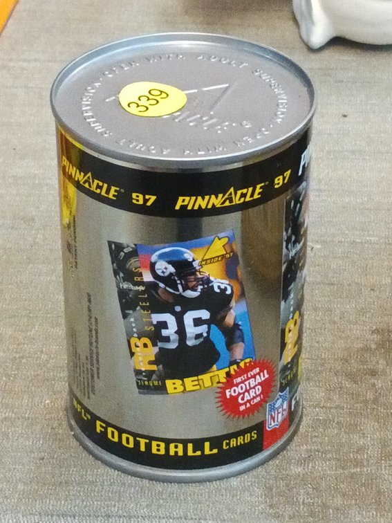 FOOTBALL PINNACLE