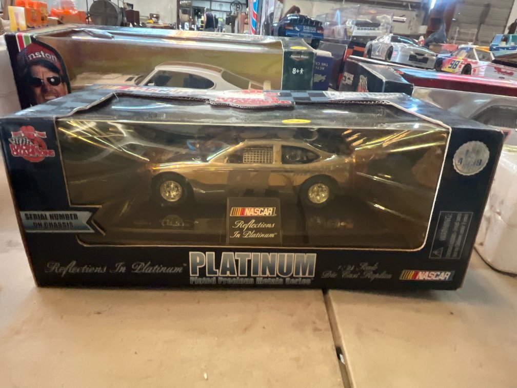 DIE CAST CAR BODY PLATINUM PALLADIUM