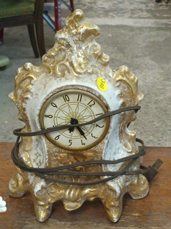 VINTAGE ELECTRIC CLOCK