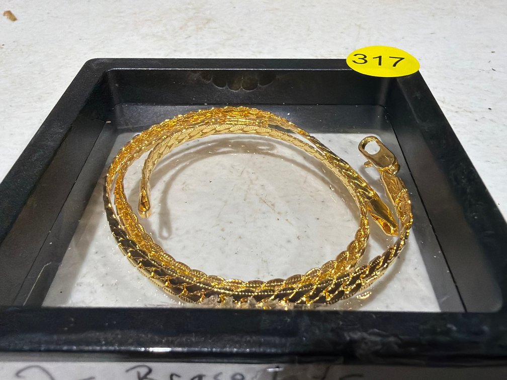 (2) BRACELETS 18K OVER STAINLESS