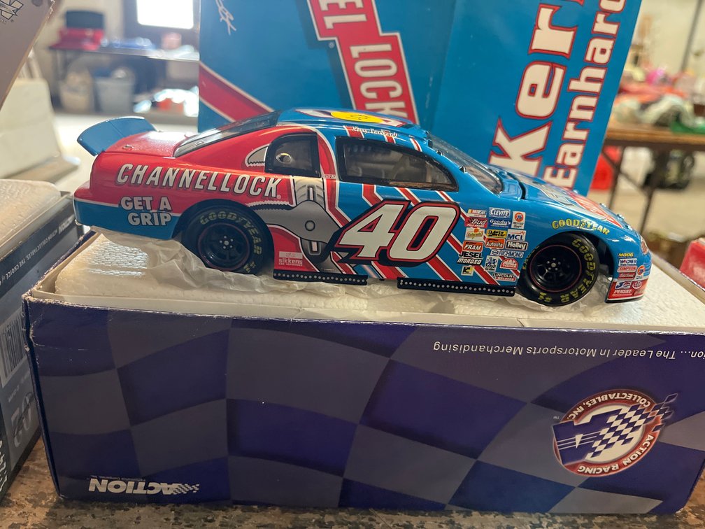 KERRY EARNHARDT #40 STOCK CAR COLLECTIBLE