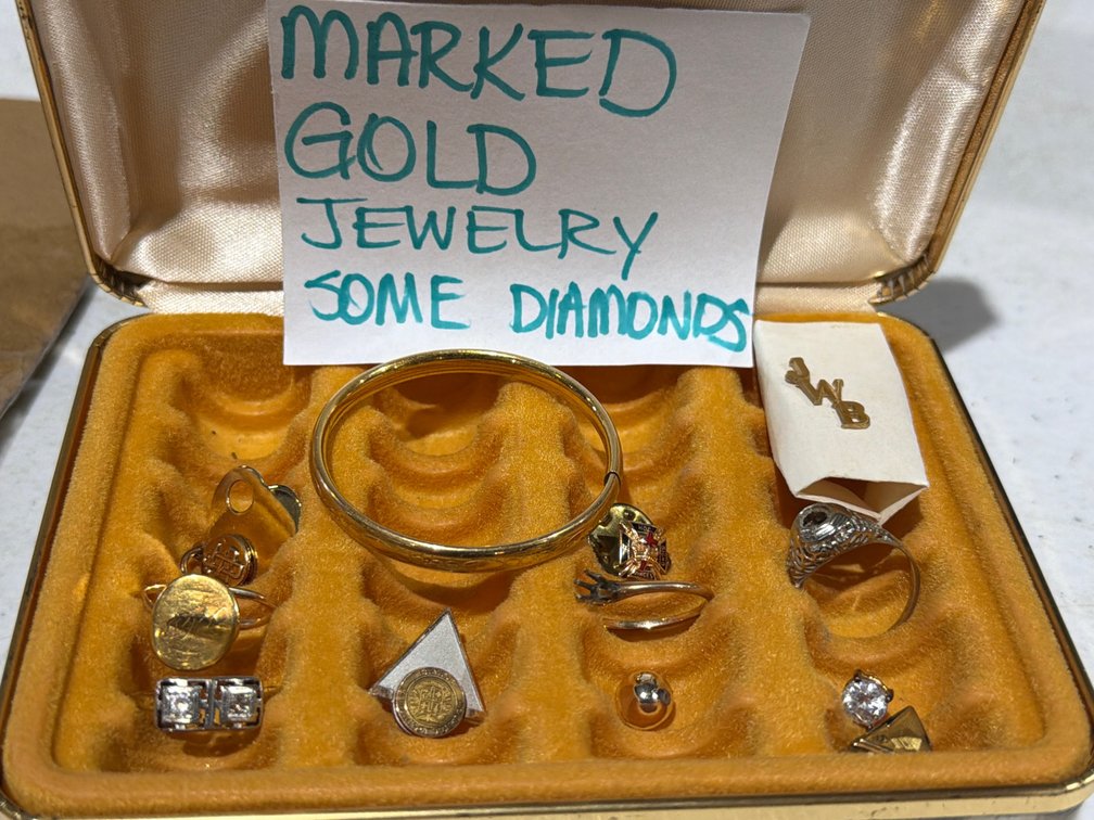 MARKED GOLD JEWELRY SOME DIAMONDS