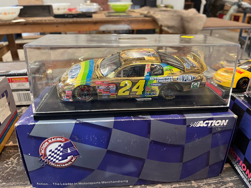 JEFF GORDON #24 DUPONT STOCK CAR