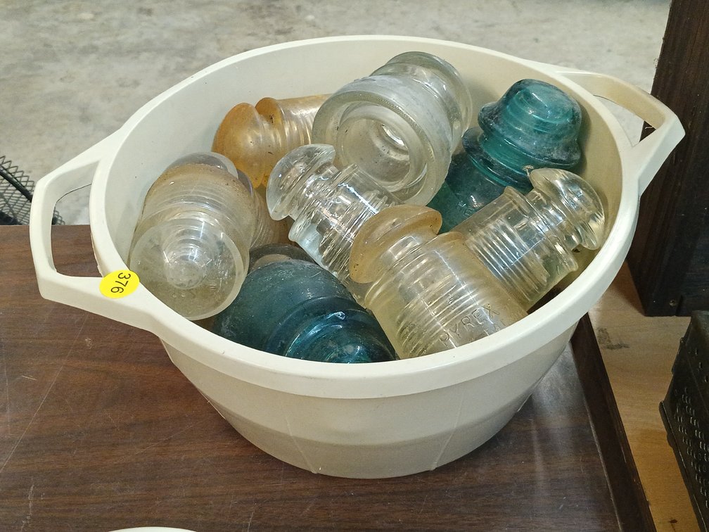 LOT OF INSULATORS