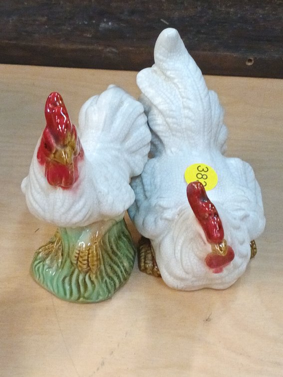 (2) CHICKEN FIGURES