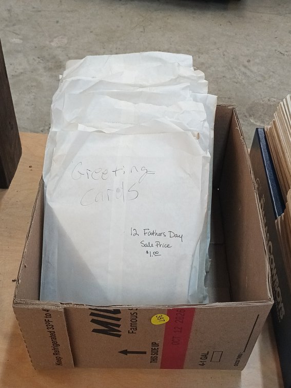 LOT OF ASSORTED GREETING CARDS
