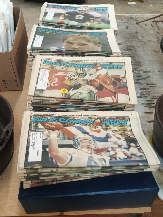 LOT OF VINTAGE DALLAS COWBOYS NEWSPAPER