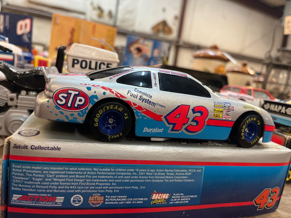 BOBBY HAMILTON STP #43 REPLICA