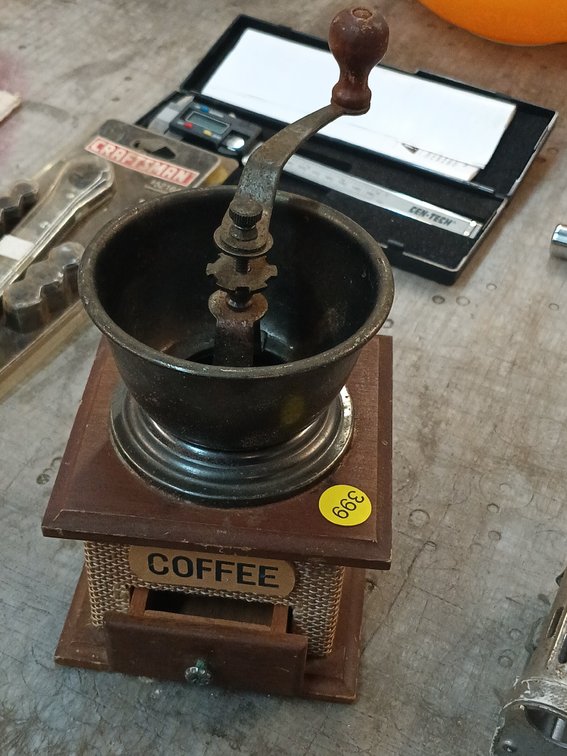 VINTAGE COFFEE GRINDER