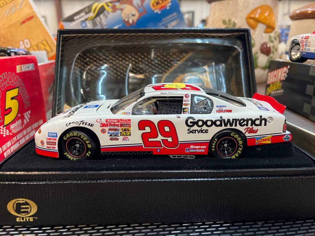 KEVIN HARVICK#29 STOCK CAR