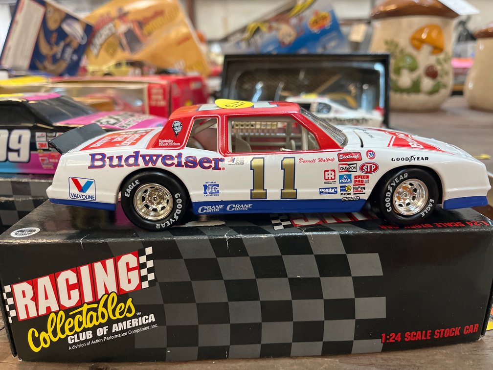 DARRELL WALTRIP #11 BUDWEISER STOCK CAR