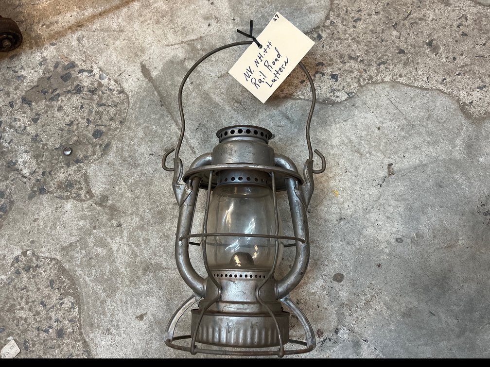 ANTIQUE NY NH & H RAILROAD LANTERN
