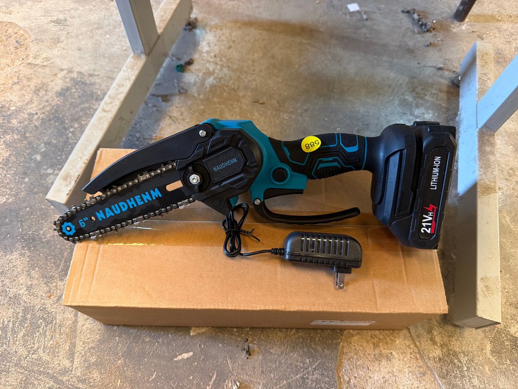 6” NAUDHENM TRIMMER WITH BATTERY AND CHARGER