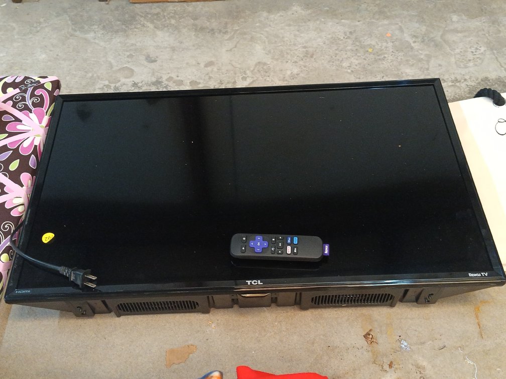 33" ROKU TV