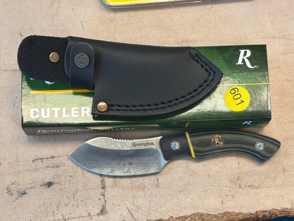 REMINGTON KNIFE WITH SHEATH
