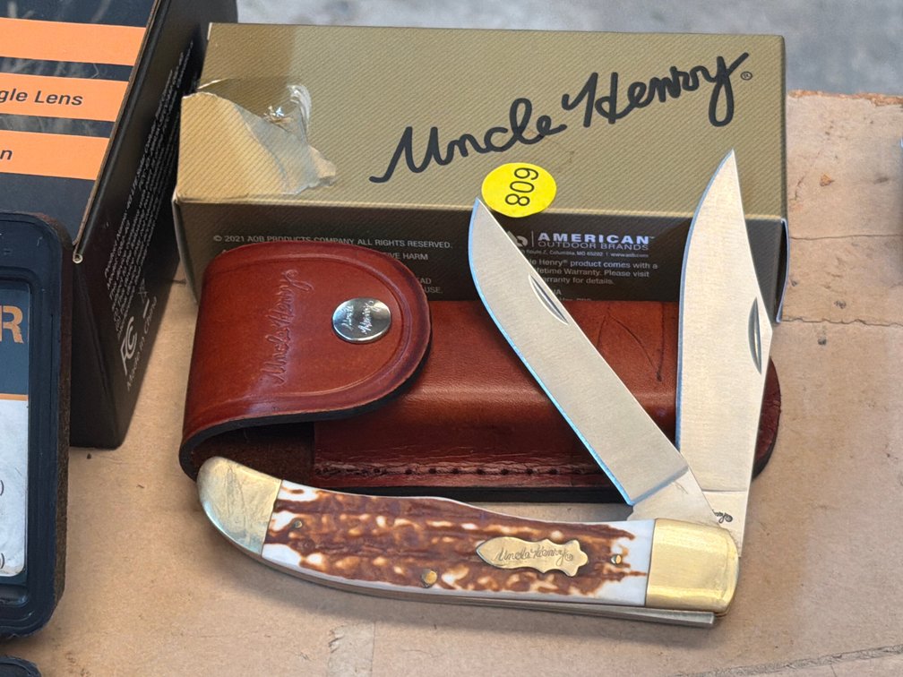 UNCLE HENERY KNIFE WITH SHEATH