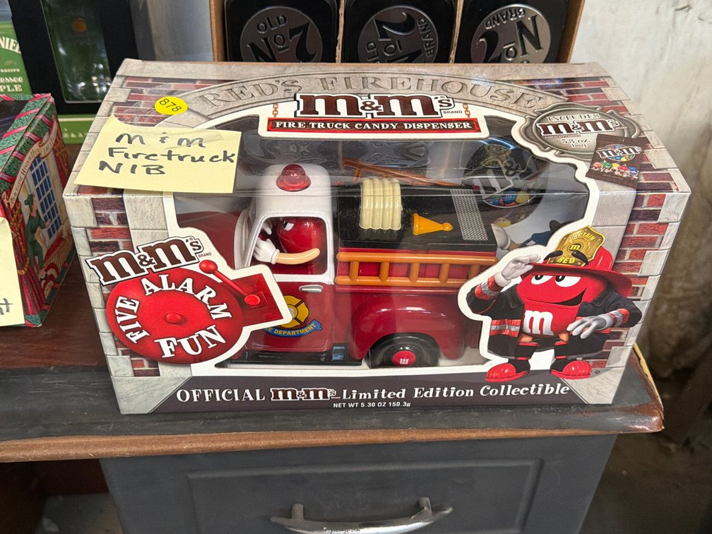 M&M FIRETRUCK