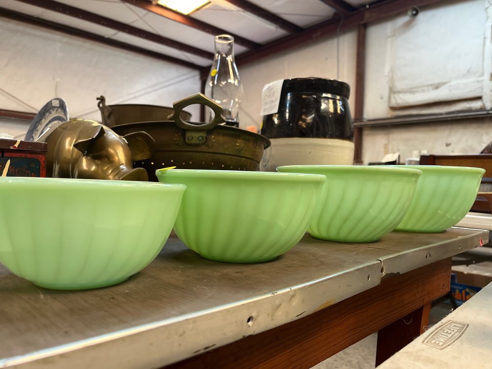 4 PIECE  FIREKING /JADEITE BOWLS