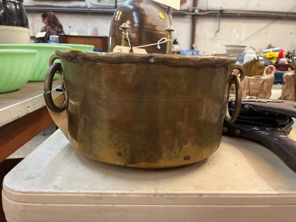 BRASS POT