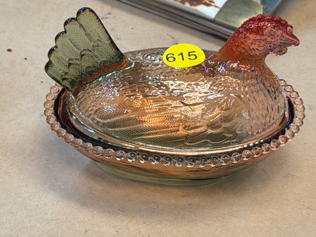 RED/GREEN HEN ON NEST