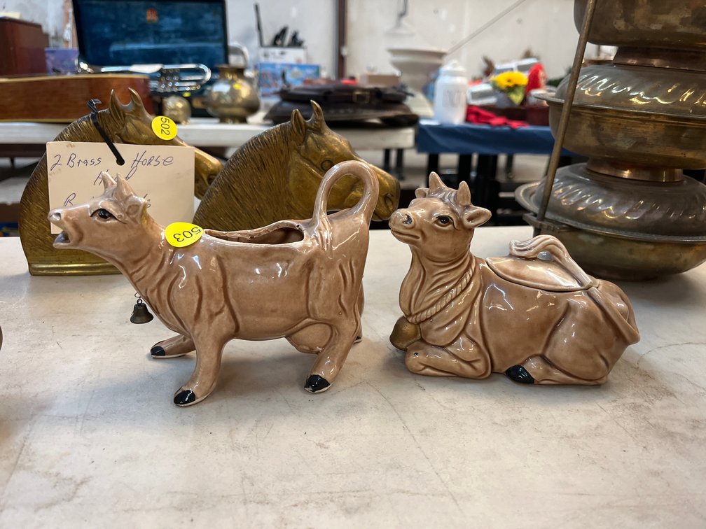 COW CREAMER AND SUGAR