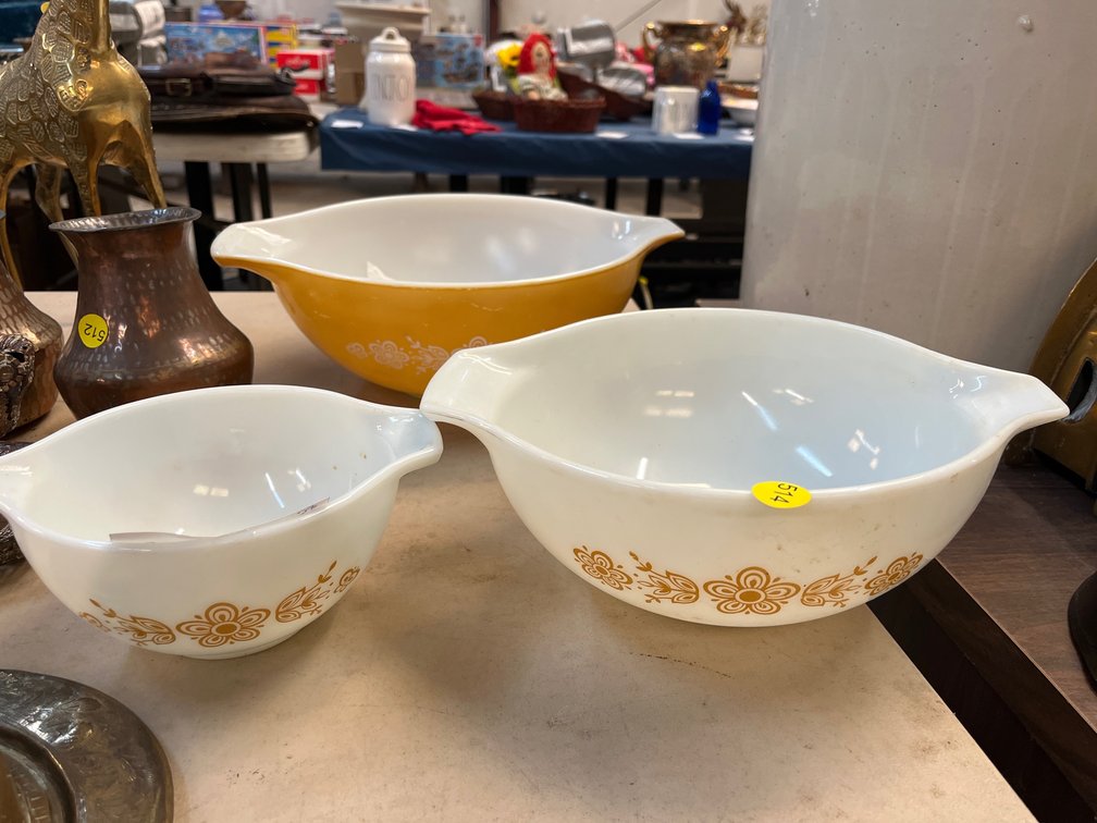 PYREX BOWLS (3)