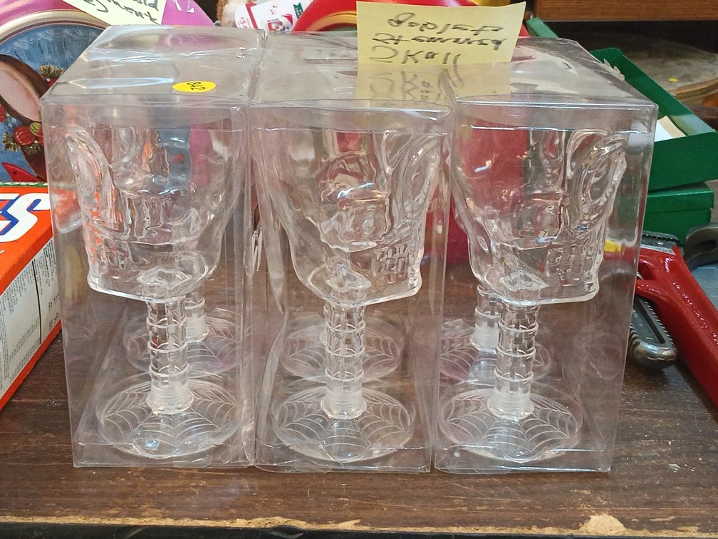 SKULL STEMMED GOBLETS