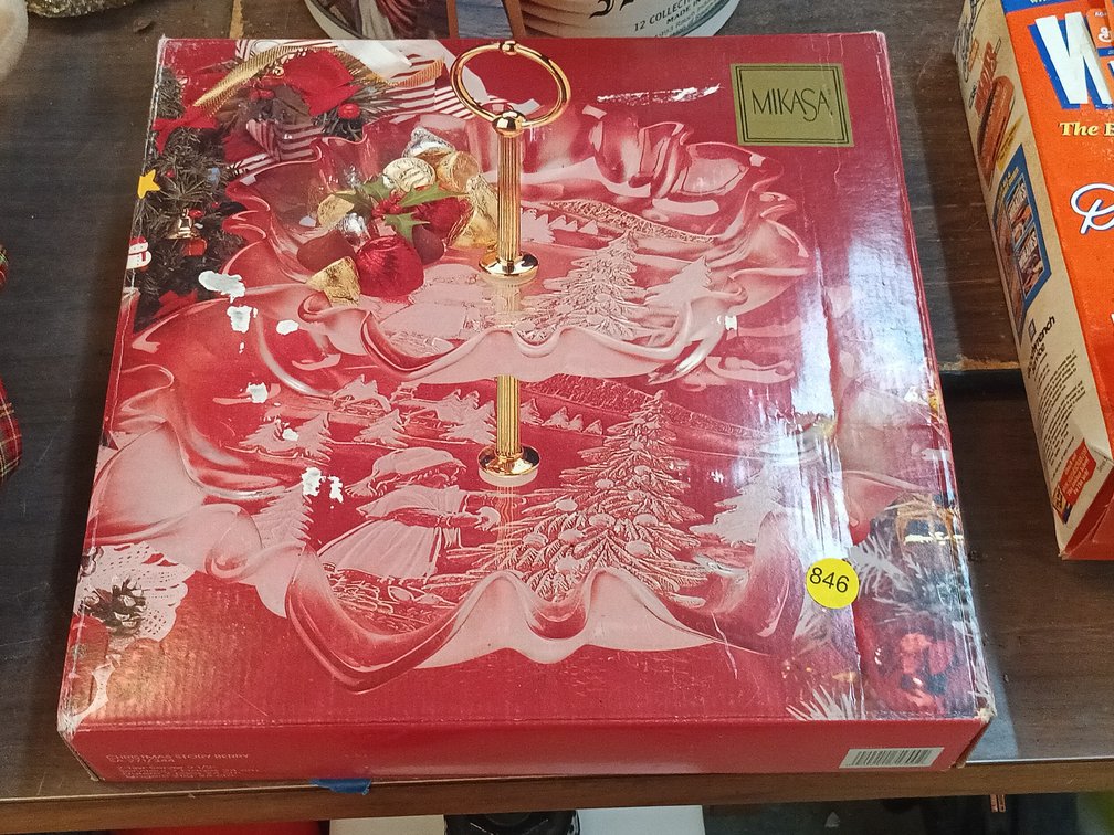 MIKESA TIERED TRAY