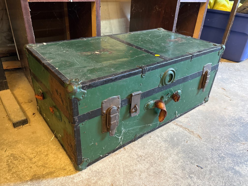 VINTAGE GREEN BOX