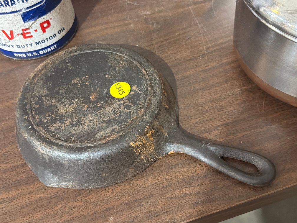 SMALL CAST IRON SKILLET