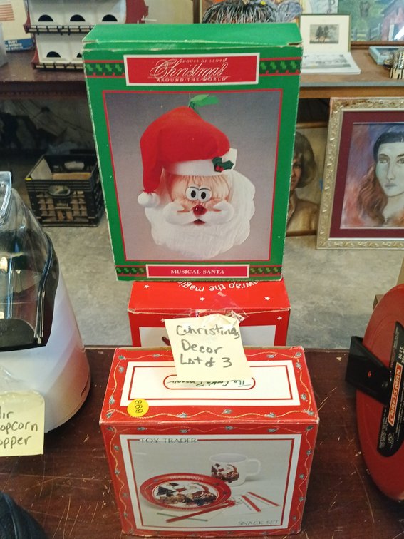 (3) CHRISTMAS DECOR