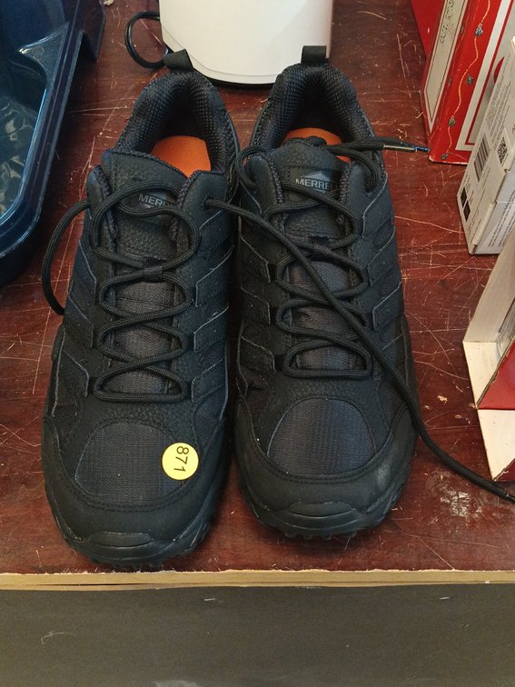 MERRELL TENNIS SHOES