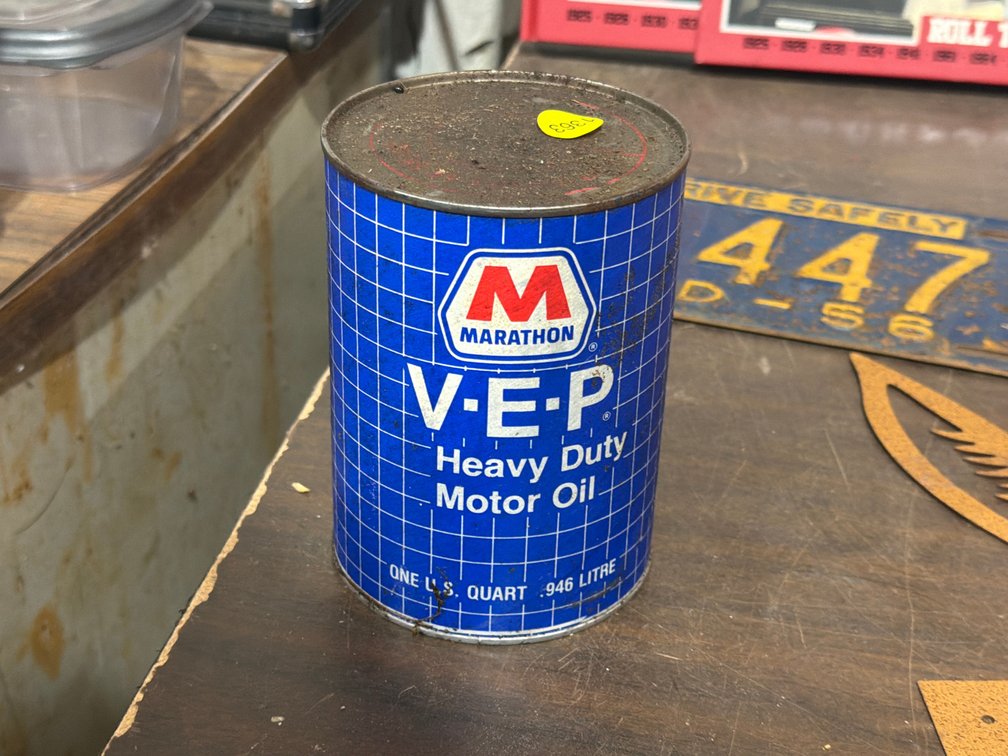 VINTAGE MARATHON MOTOR OIL CAN