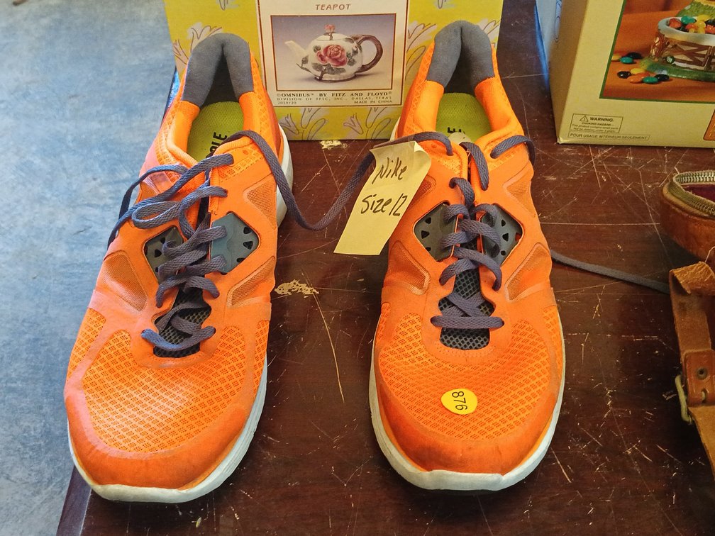 NIKE SHOES
