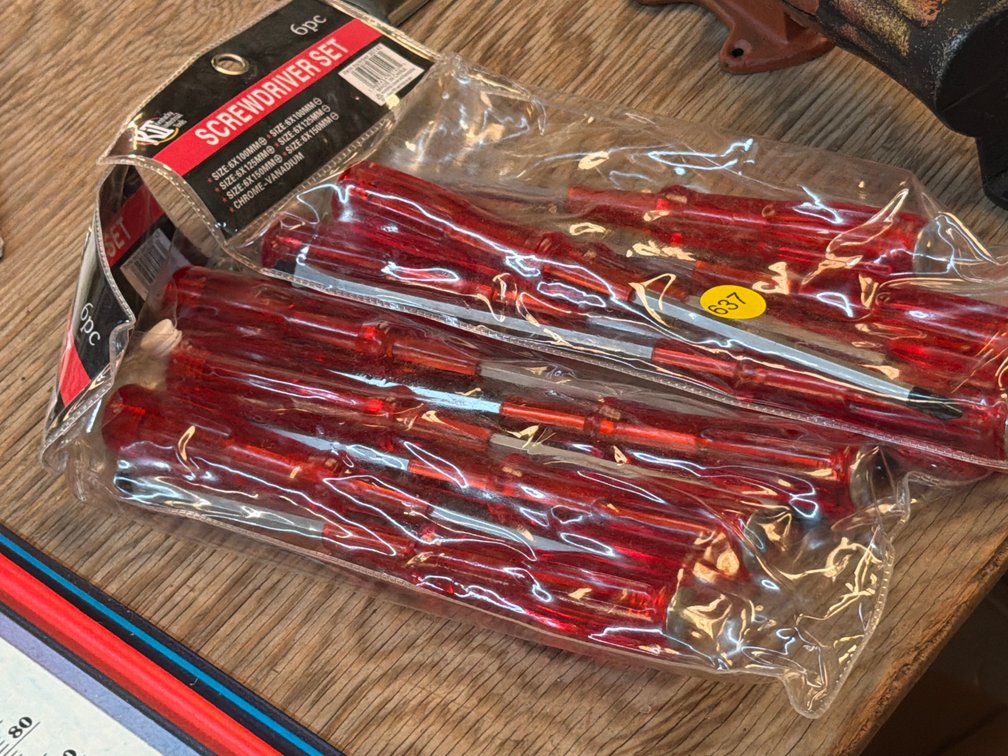 (2) SCREWDRIVER SETS